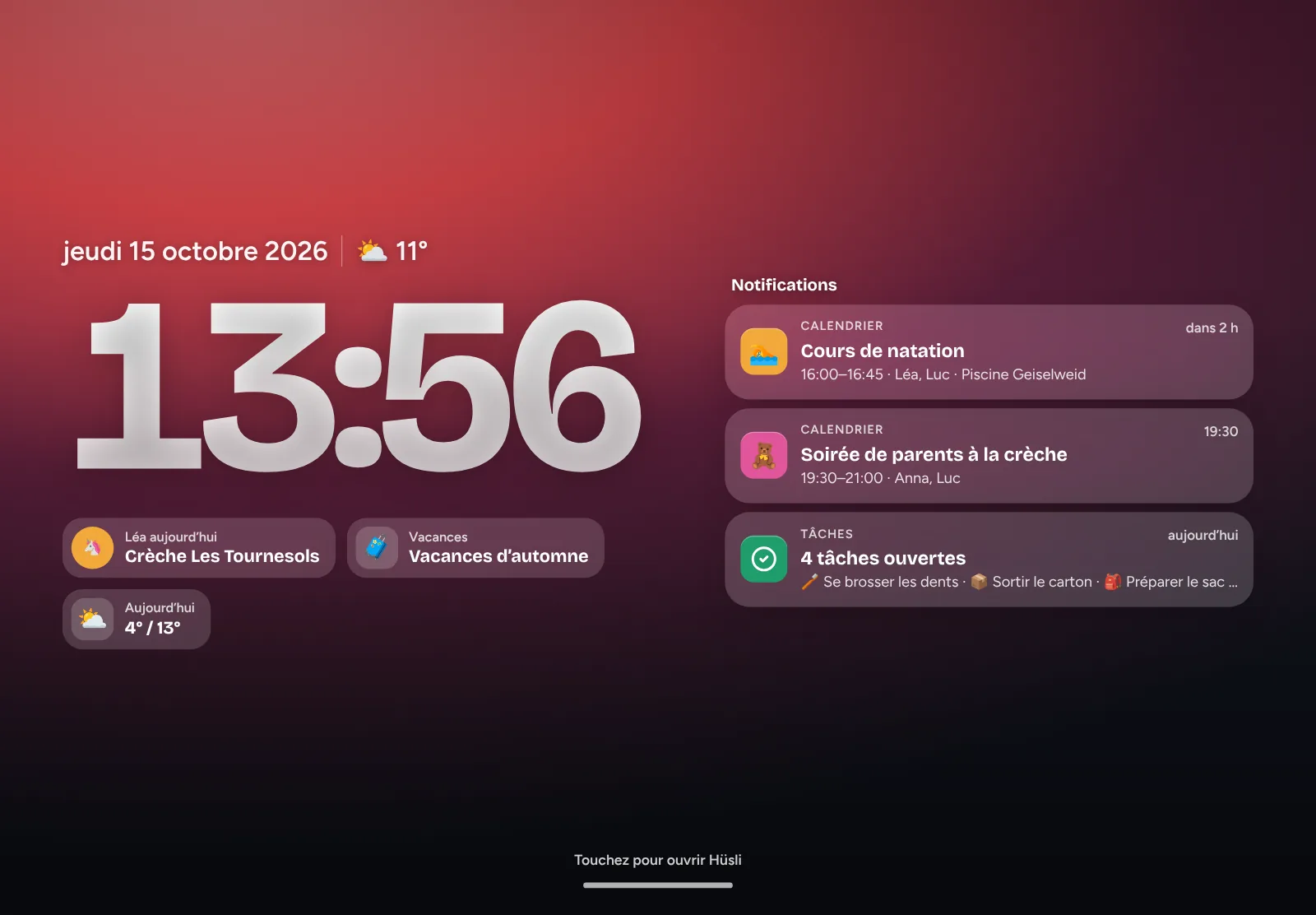 Hüsli en mode mural sur une tablette : heure, météo et programme du jour